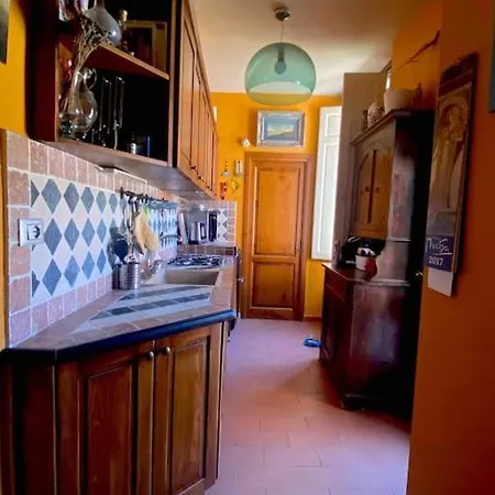 Piano Terra Con Giardino Condiviso Apartamento